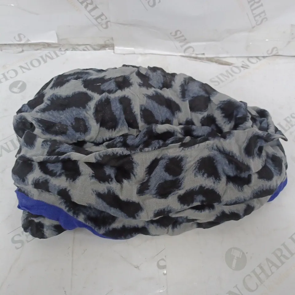 RUTH LANGSFORD PRINTED SCARF