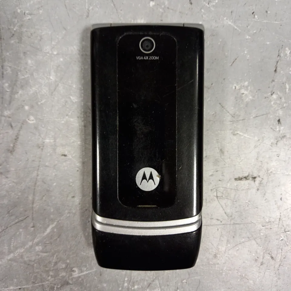 MOTOROLLA W375 FLIP MOBILE PHONE 
