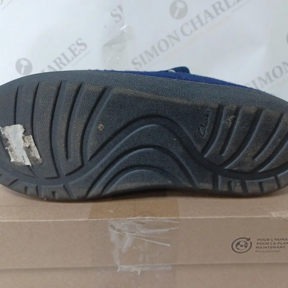 CLARKS MEN KING SLIPPER NAVY SIZE 8