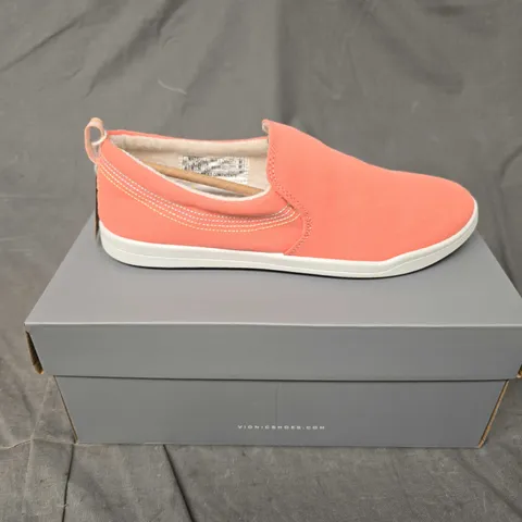 BOXED PAIR OF VIONIC VENICE SLIP ONS IN PAPAYA - 6