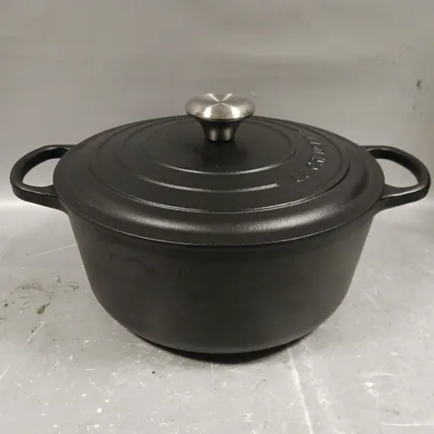 LE CREUSET SIGNATURE CAST IRON ROUND 26 CM CASSEROLE IN SATIN BLACK