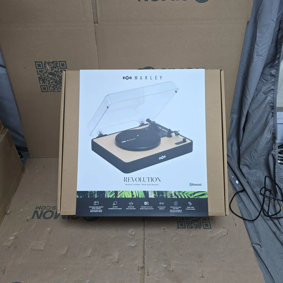 HOUSE OF MARLEY REVOLUTION SIGNATURE BLACK TURNTABLE - BOXED 