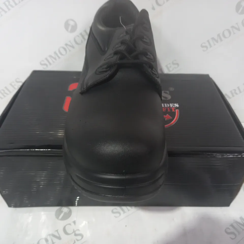 BOXED PAIR OF GRAFTERS SUPER WIDE EXTRA FITTING SAFETY SHOES IN BLACK EU SIZE 47