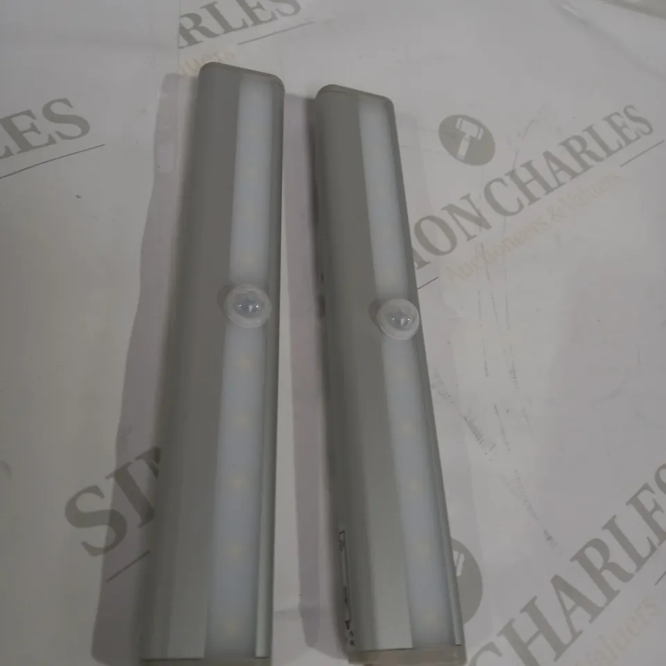 PAIR OF ADHESIVE LIGHT BARS 