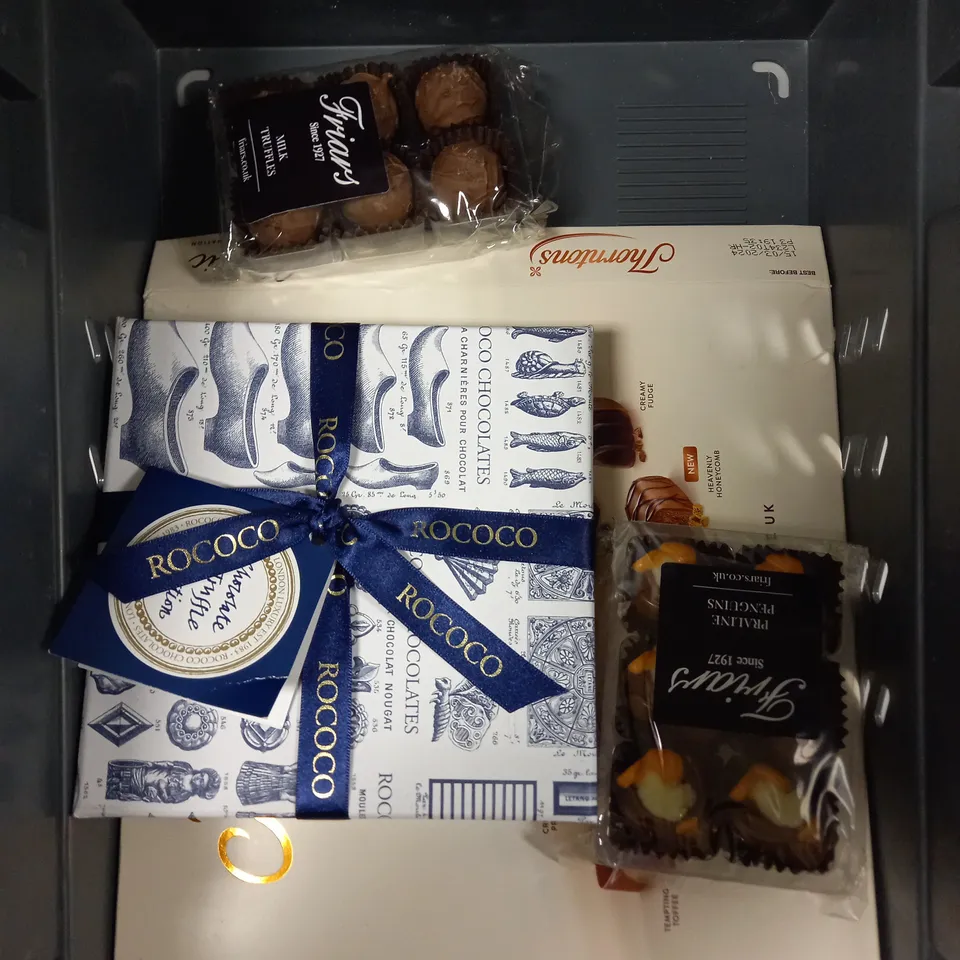APPROXIMATELY 10 ASSORTED CHOCOLATE PRODUCTS TO INCLUDE HOTEL CHOCOLAT, FRIARS, VALRHONA ETC 