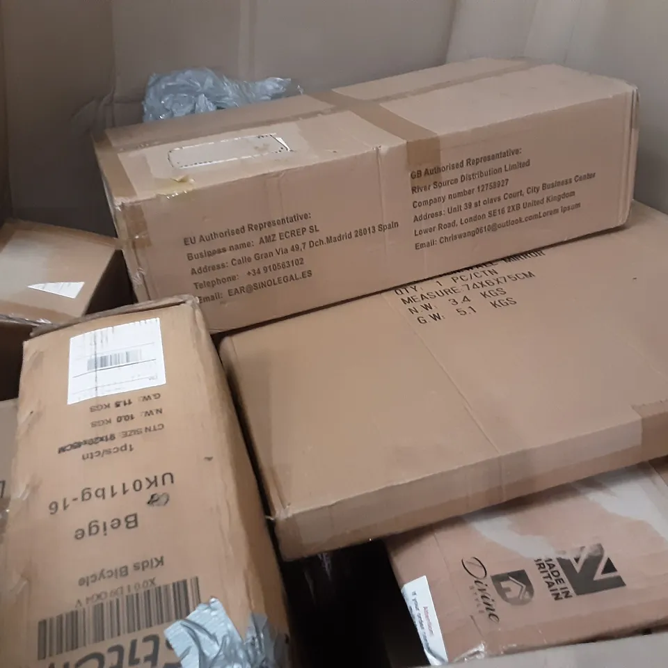 PALLET OF ASSORTED PRODUCTS INCLUDING WALL MIRROR, CORNER SHELF, G-BLOCS PARASOL BASE, IRONSMITHN WALL MIRROR