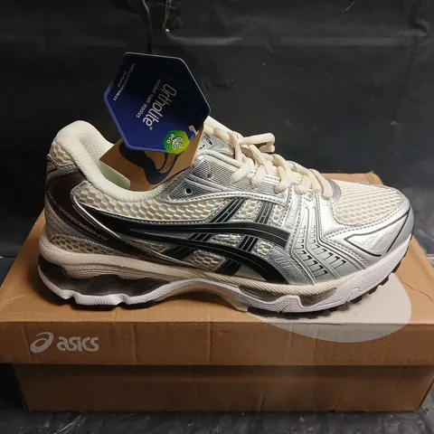 BOXED PAIR OF ASICS GEL-KAHANO 14 RUNNING SHOES - UK SIZE 5 