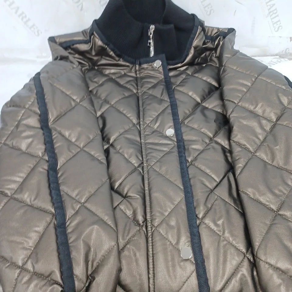 NUAGE LONG PADDED COAT. ZIP AND POPPER FASTENING. 2 FRONT POCKETS. GOLD SIZE SMALL
