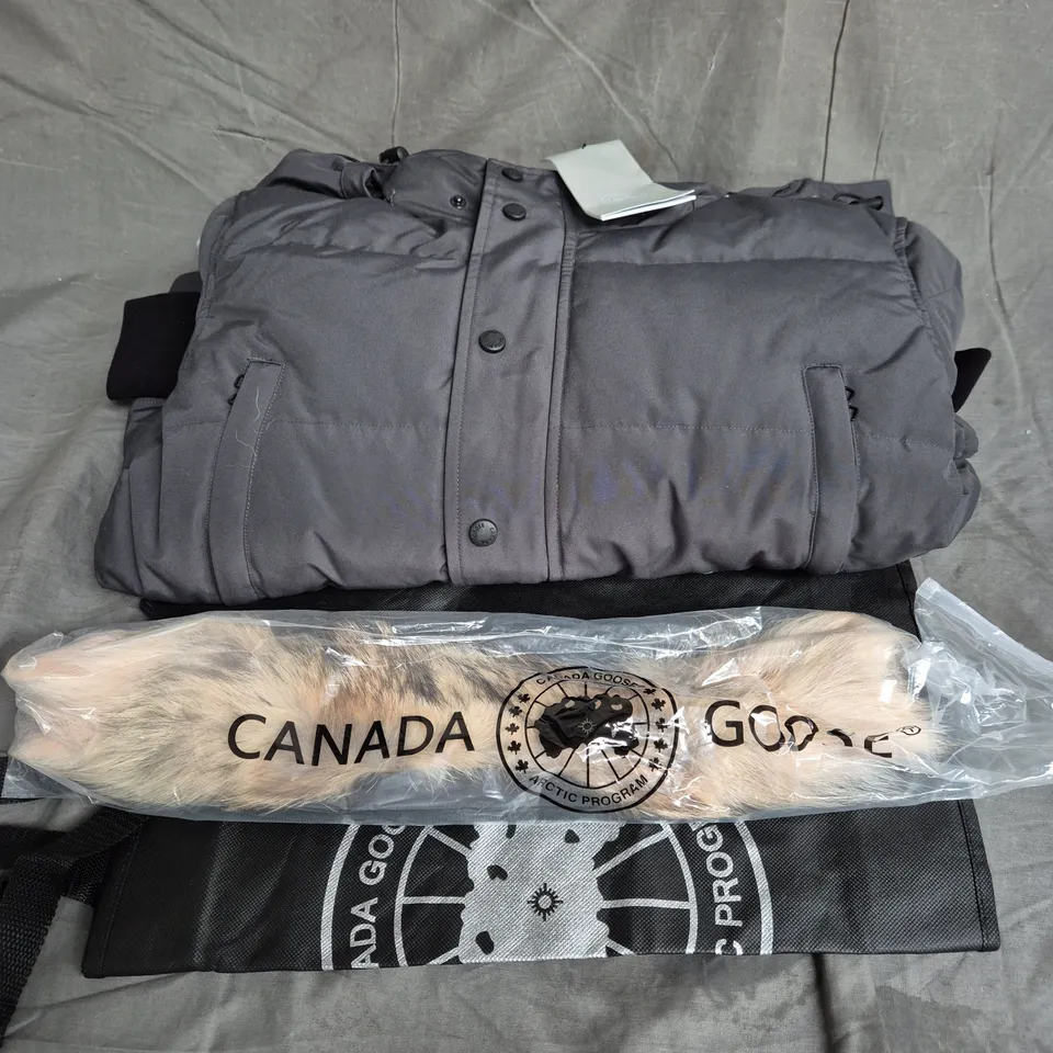 CANADA GOOSE MENS WYNDHAM PARKA IN GREY/BLACK SIZE S