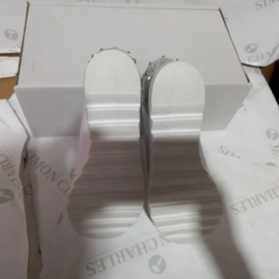 BOXED PAIR OF MODA WHITE WEDGE TRAINERS - SIZE 7