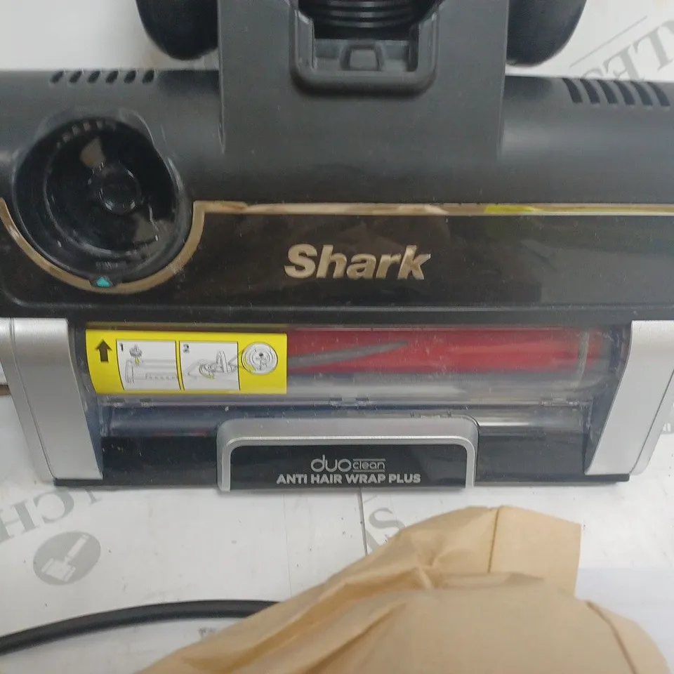 SHARK STRATOS ANTI HAIR WRAP PET PRO VACUUM CLEANER