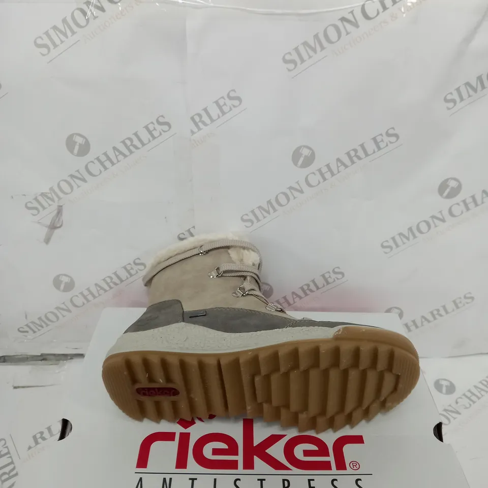 BOXED PAIR OF RIEKER ANTISTRESS WARM HIKING BOOTS SIZE 6.5 CREAM 