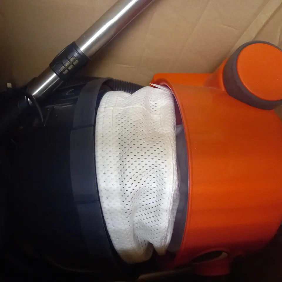 NUMATIC HVT160 HENRY VACUUM CLEANER