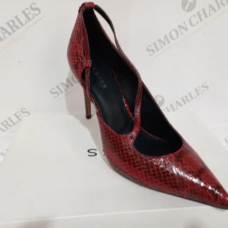 BOXED REISS GENIVEVE BURNT ORANGE HEELS - SIZE 7