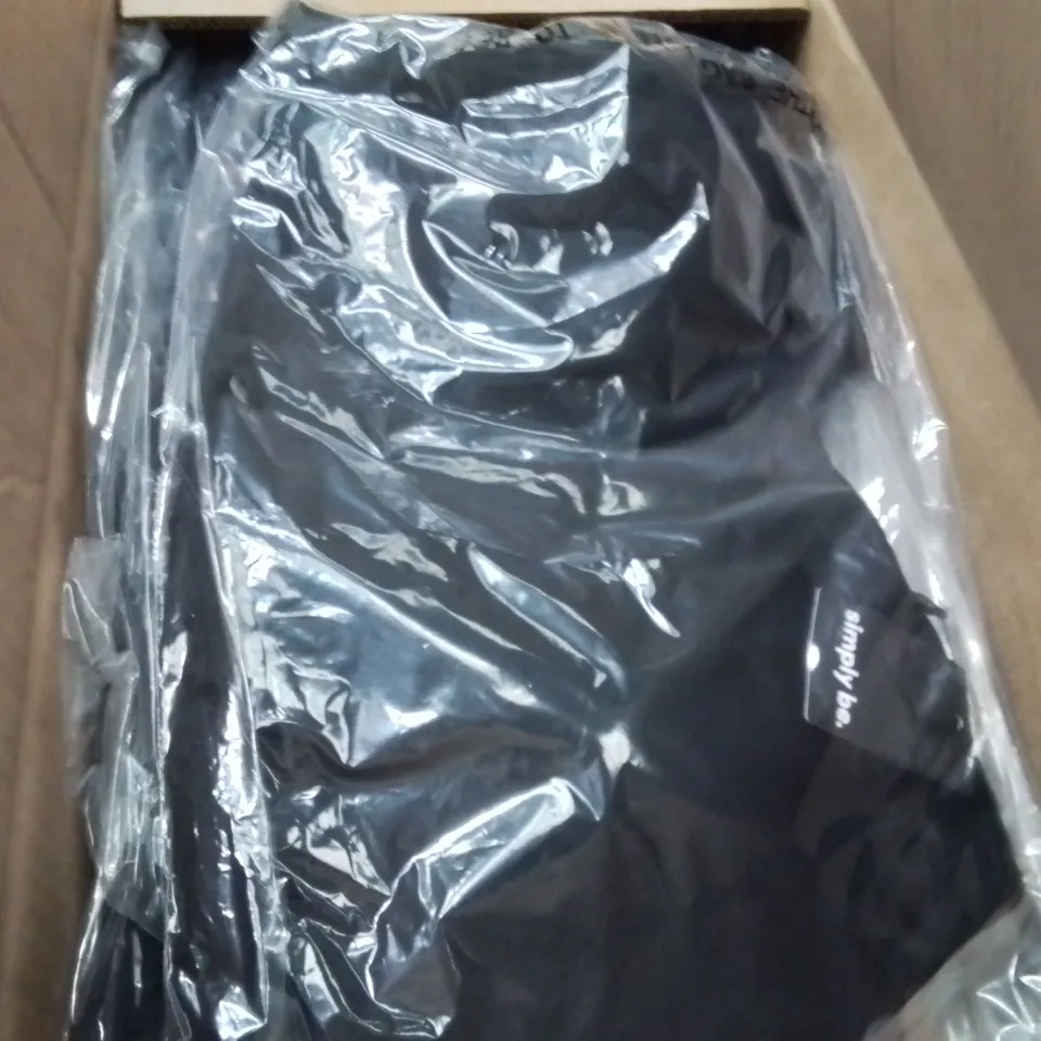 BOXED BRAND NEW APPROXIMATELY 23 SIMPLY BE ACTIVE VEST BLACK SIZE 16
