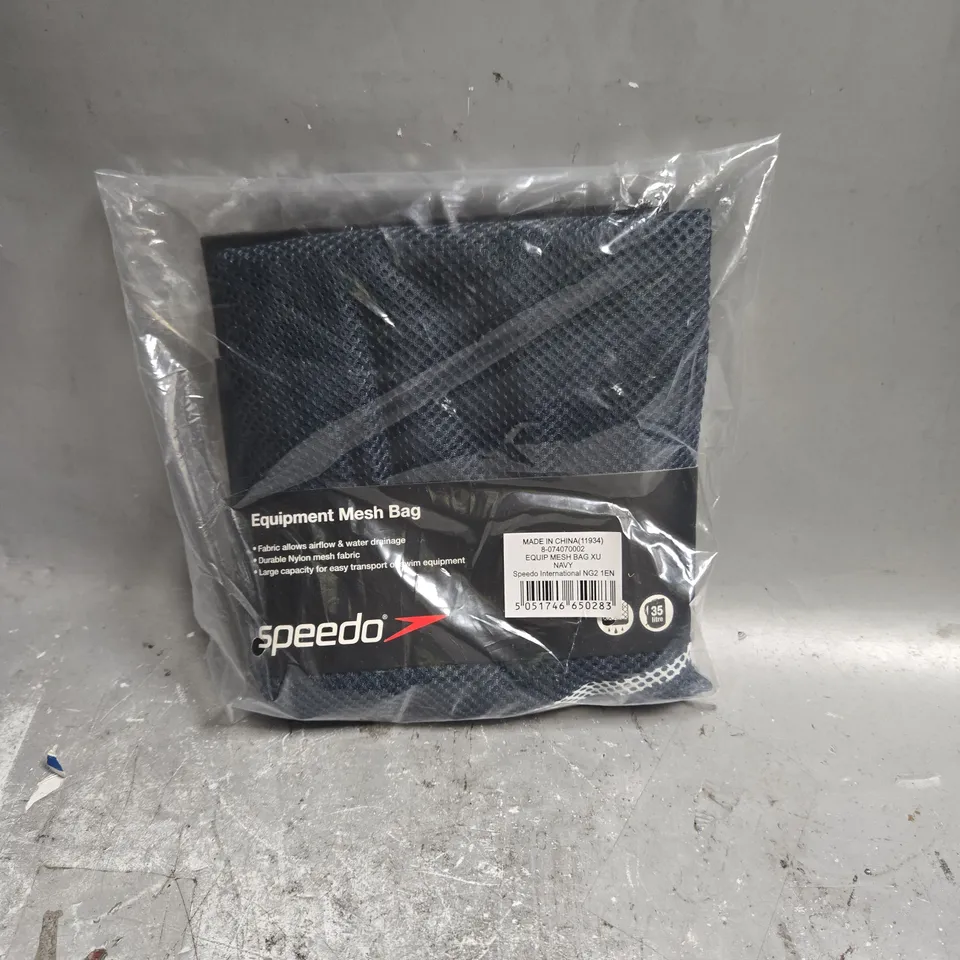 SPEEDO EQUIPMENT MESH BAG IN NAVY 
