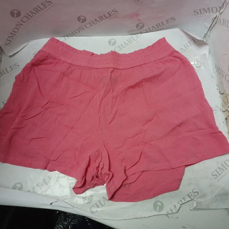 STUDIO PINK SHORT SIZE 12/14