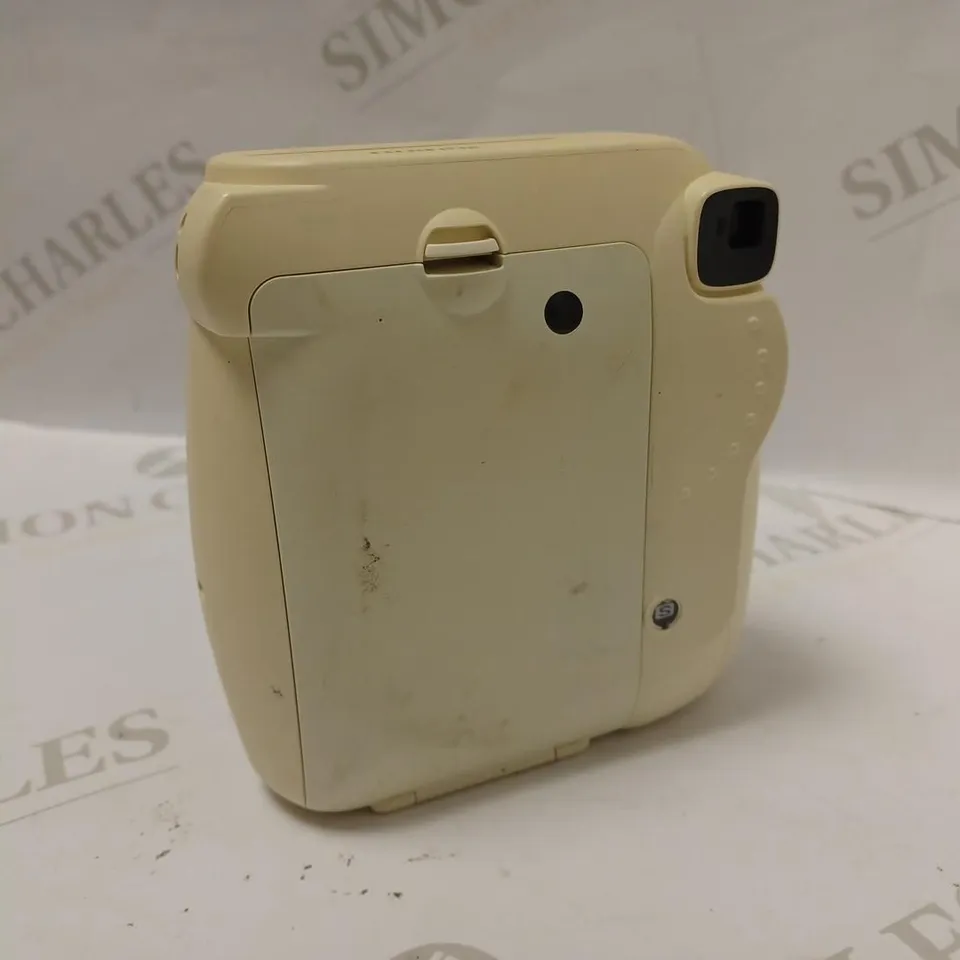 FUJIFILM INSTAX MINI 8 CAMERA