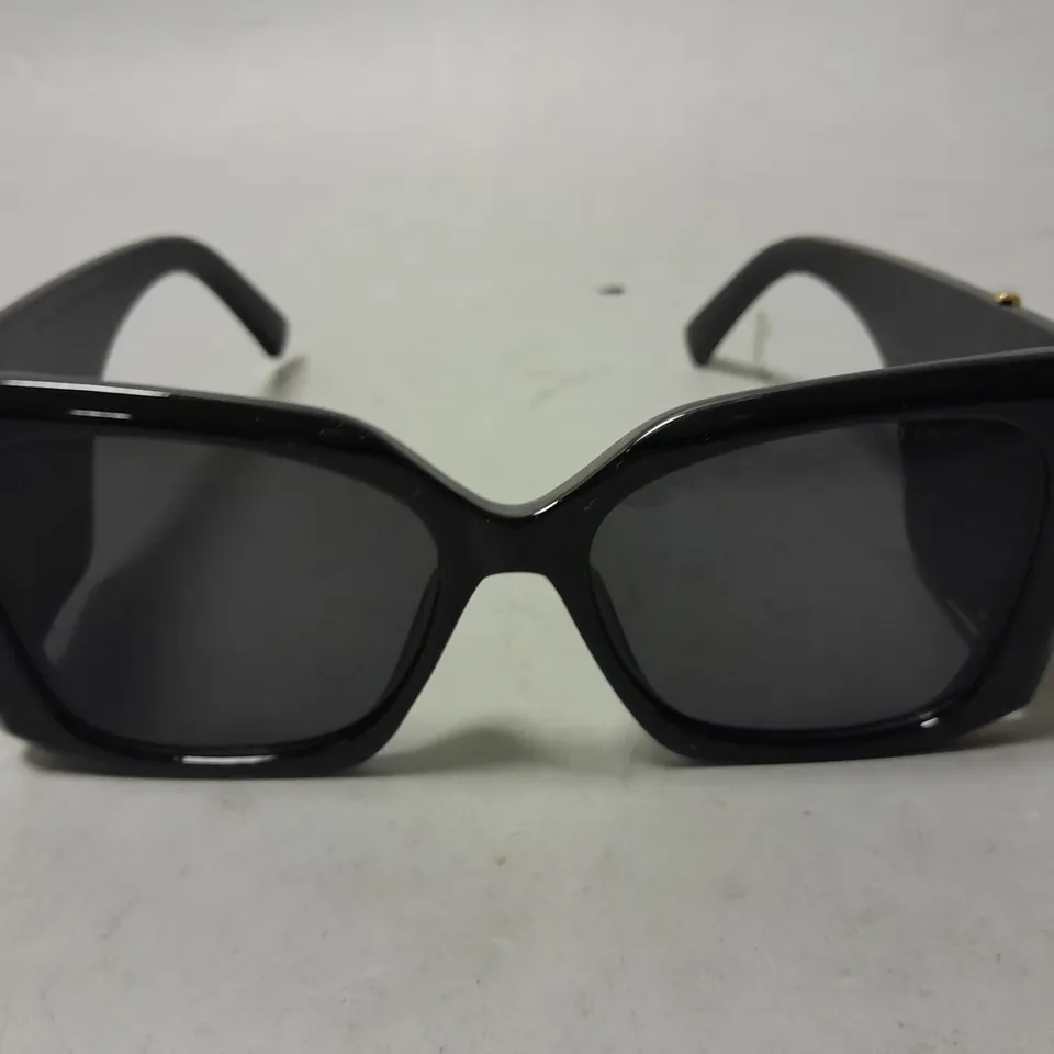 SAINT LAURENT CHUNKY FRAMED GLASSES IN CASE