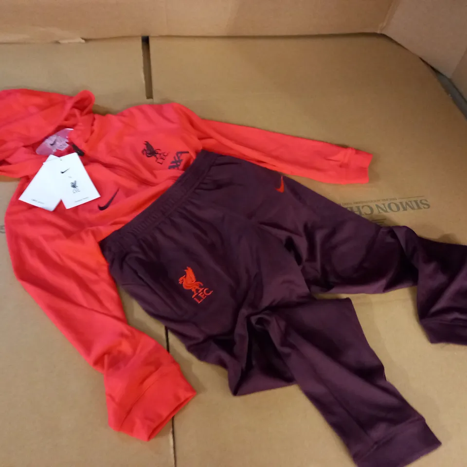 LIVERPOOL F.C. YOUTH UNISEX TRACKSUIT - L 10/11
