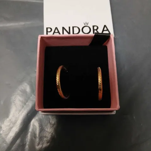 PANDORA GOLD-TONE TEXTURED EARRINGS – PRESENTATION BOX