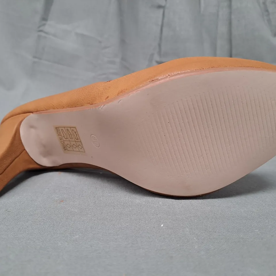 BOX OF APPROXIMATELY 10 PAIRS OF CLARA'S CLOSED TOE HIGH HEEL SLIP-ON SHOES IN BROWN IN VARIOUS SIZES