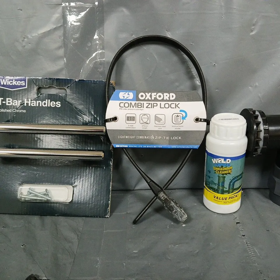 APPROXIMATELY 10 ASSORTED ITEMS TO INCLUDE - OXFORD COMBI ZIP LOCK , T BAR HANDLES ETC
