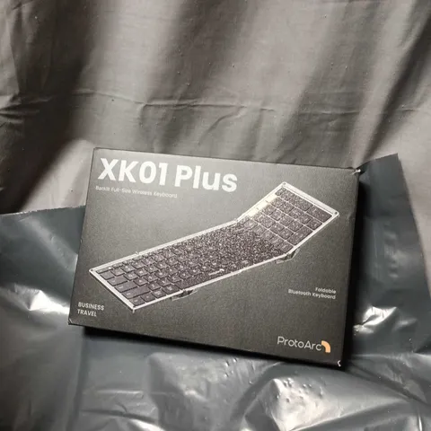 PROTOARC XK01 PLUS BACKLIT FOLDABLE BLUETOOTH KEYBOARD – FULL-SIZE, BUSINESS TRAVEL