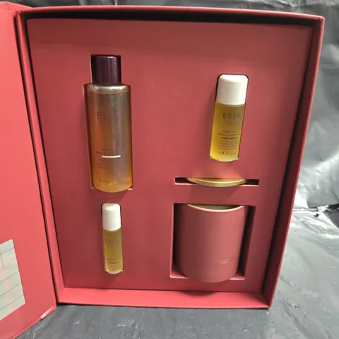 ESPA BATH AND BODY GIFT SET WITH A SCENTED CANDLE