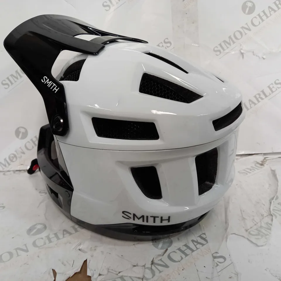 SMITH WHITE HELMET SIZE SMALL