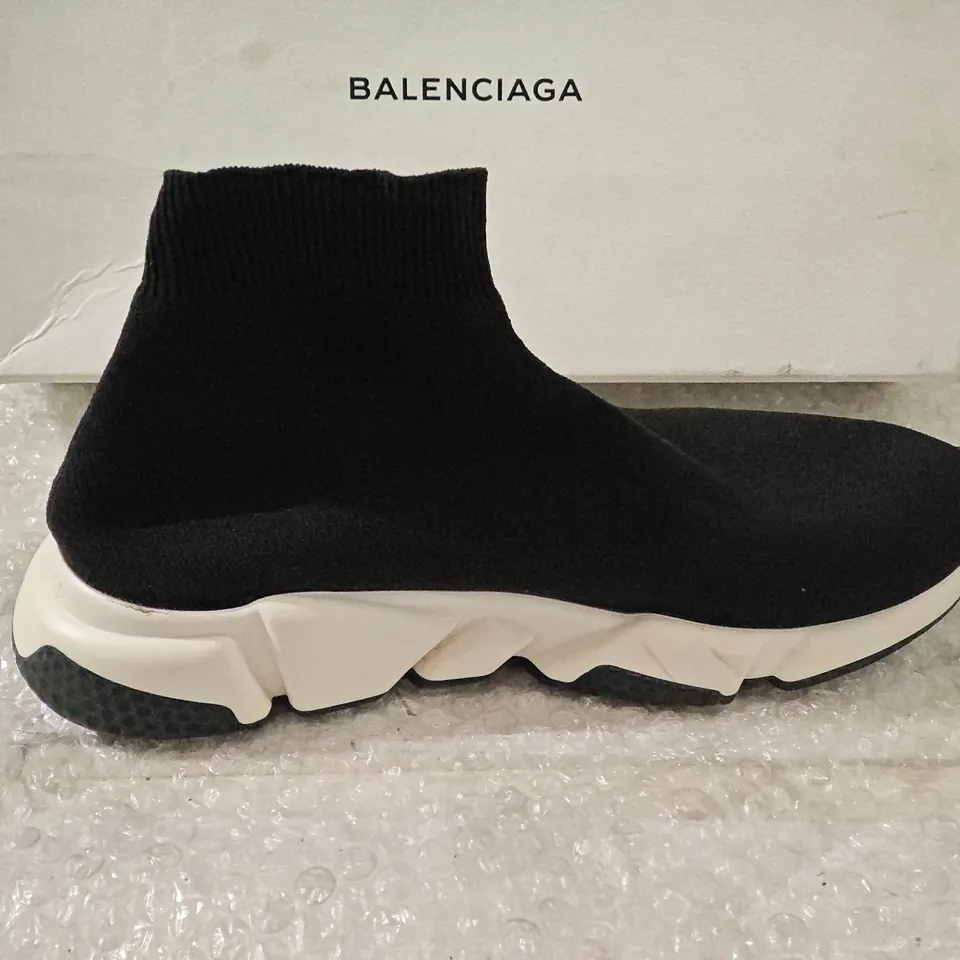 PAIR OF BALENCIAGA FABRIC TRAINERS IN BLACK - UK9
