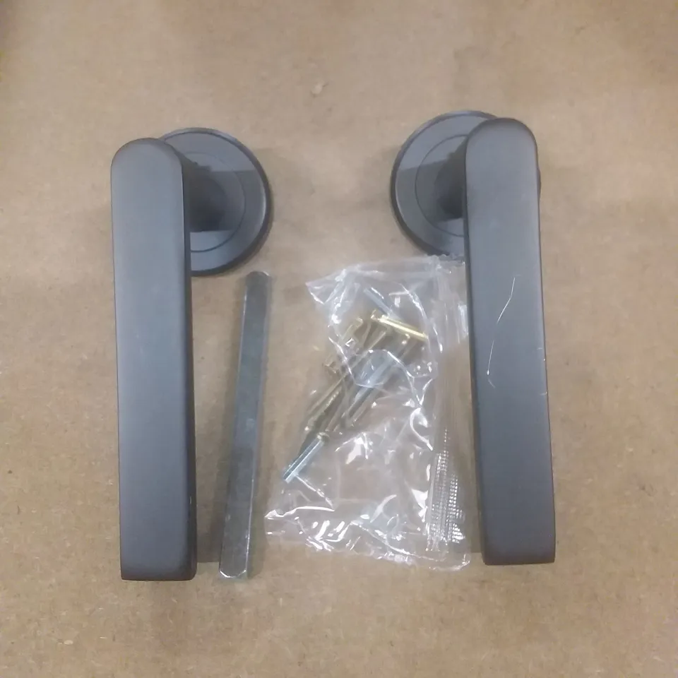 BOXED SEROZZETTA LATCH DOOR HANDLE - SET OF 2 