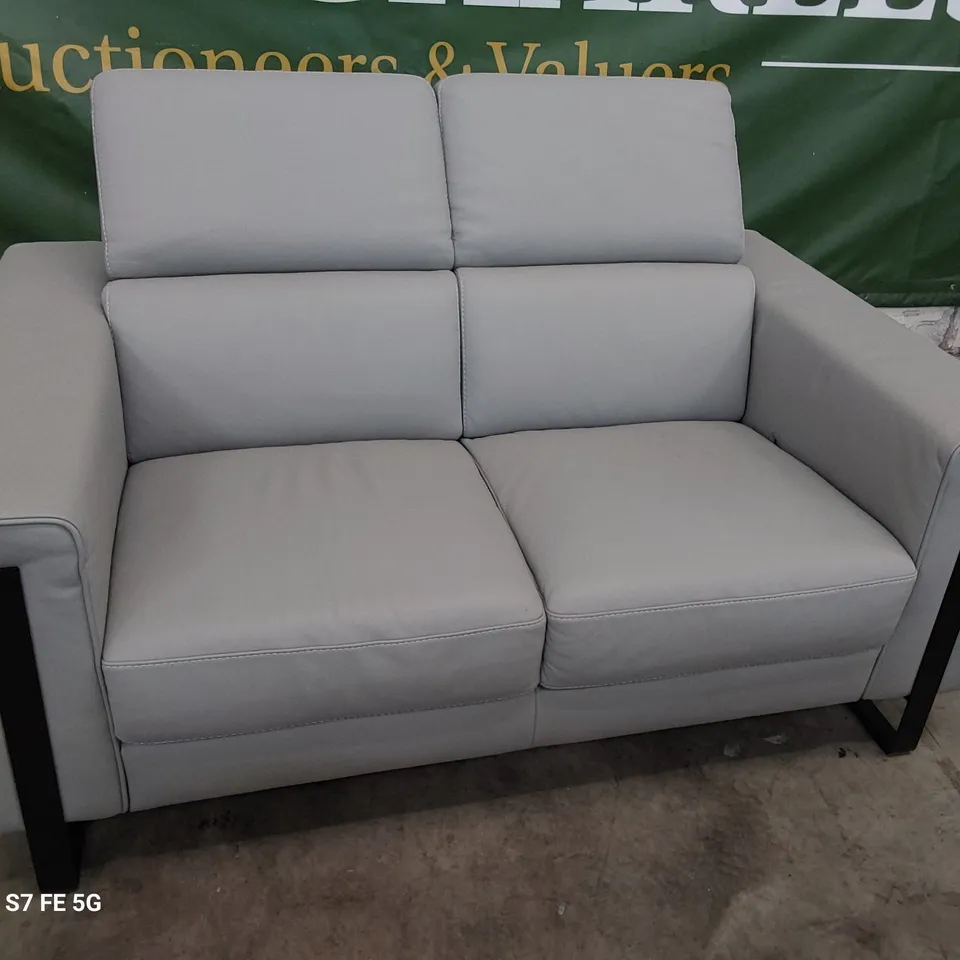 QUALITY ITALIAN DESIGNER ASHLEY TWO SEATER SOFA WITH ADJUSTABLE HEADRESTS GREY LEATHER 