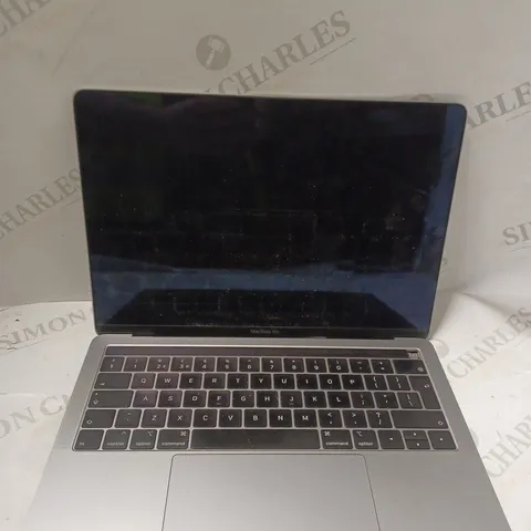 APPLE MACBOOK PRO A1989