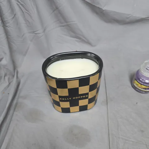 LOT OF APPROXIMATELY 10 ASSORTED CANDLES TO INCLUDE: KELLY HOPPEN AND YANKEE