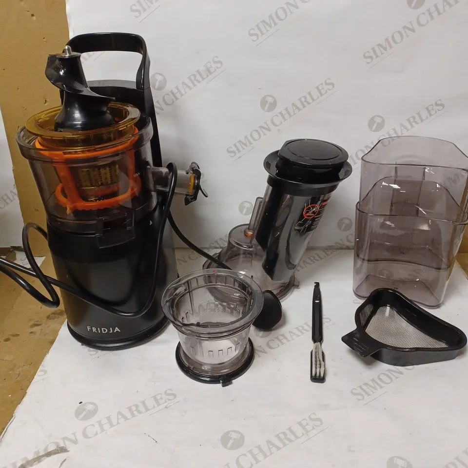 FRIDJA MASTICATING JUICER - BLACK (F1900)