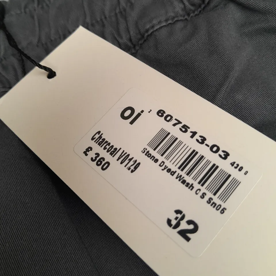 STONE ISLAND CHARCOAL CARGO SHORTS SIZE "32
