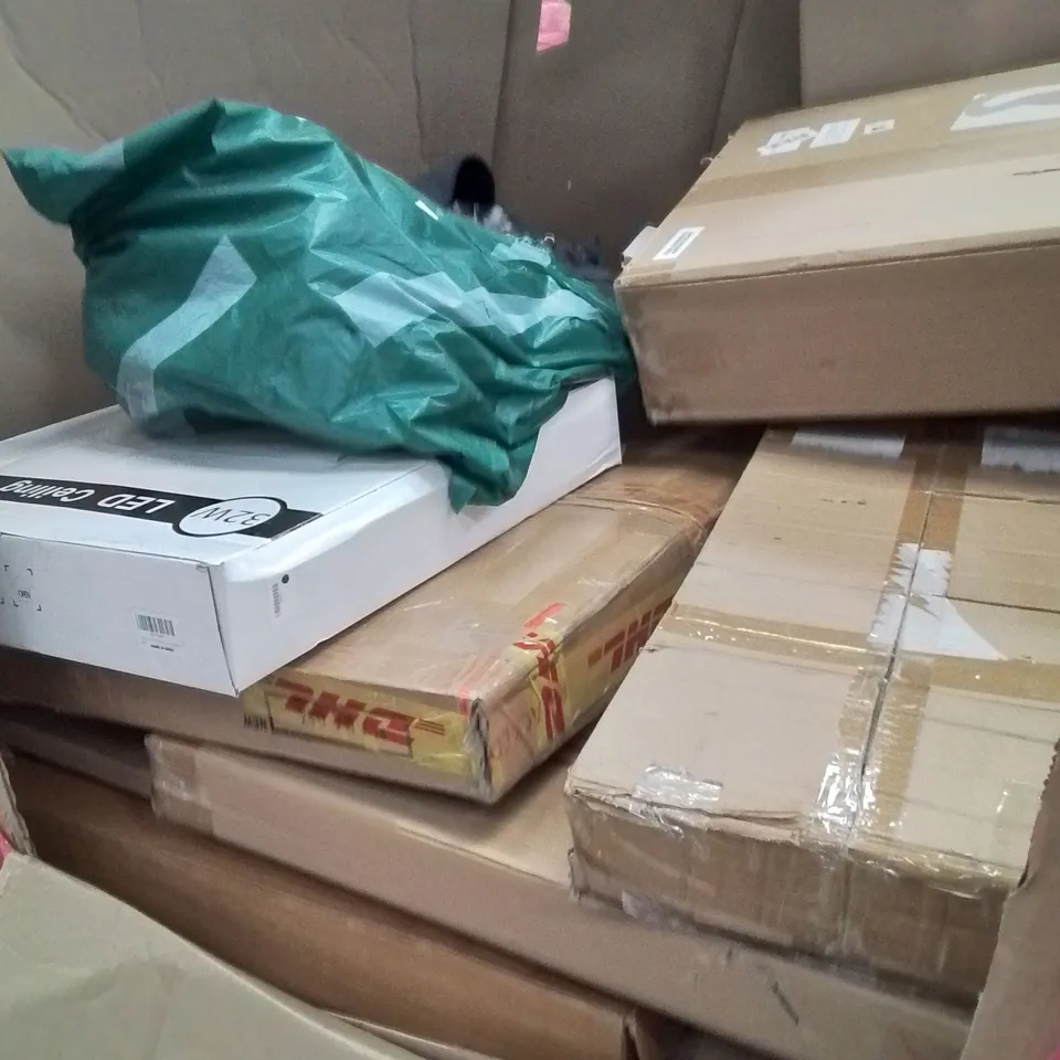 PALLET OF ASSORTED HOUSEHOLD GOODS AND PRODUCTS TO INCLUDE; COOKER HOODS, METAL GARDEN FENCE, MONITOR SHELF, TV WALL MOUNT ETC
