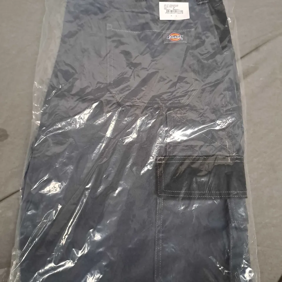 BAGGED DICKIES EVERYDAY SHORTS IN GREY -SIZE 36