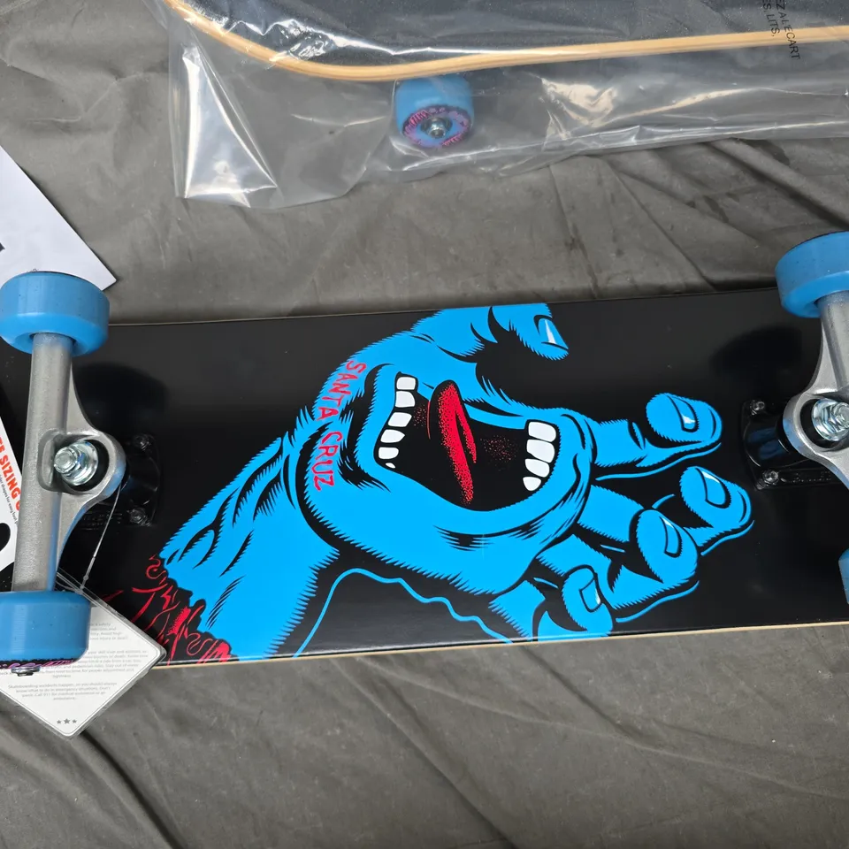SANTA CRUSE SKATE BORED 
