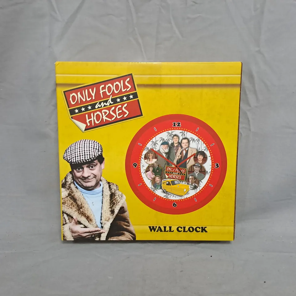 ONLY FOOLS AND HORSES WALL CLOCK – RED ROUND CLOCK WITH CAST COLLAGE