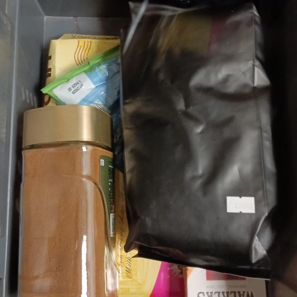 APPROXIMATELY 5 ASSORTED FOOD/DRINK PRODUCTS TO INCLUDE COFFEE, SHORTBREAD, MINI EGGS ETC 