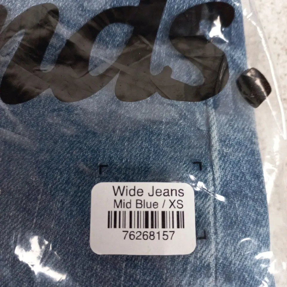 FRIENDS WIDE JEANS – MID BLUE DENIM, XS