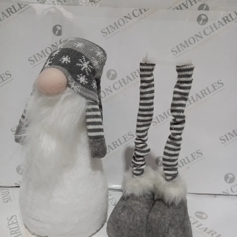FESTIVE PRE-LIT STANDING GONK GREY