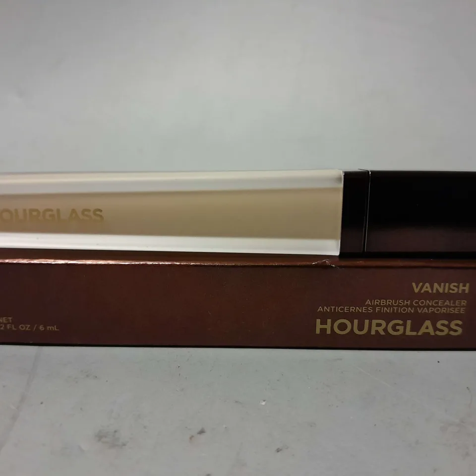 BOXED HOURGLASS VANISH AIRBRUSH CONCEALER (6ml) (BIRCH)