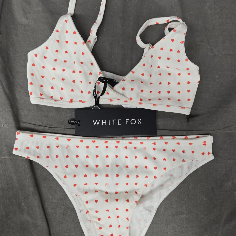 WHITE FOX ROMANCE IS IN THE AIR LINGERIE SET - RED LOVE HEARTS - SIZE XS