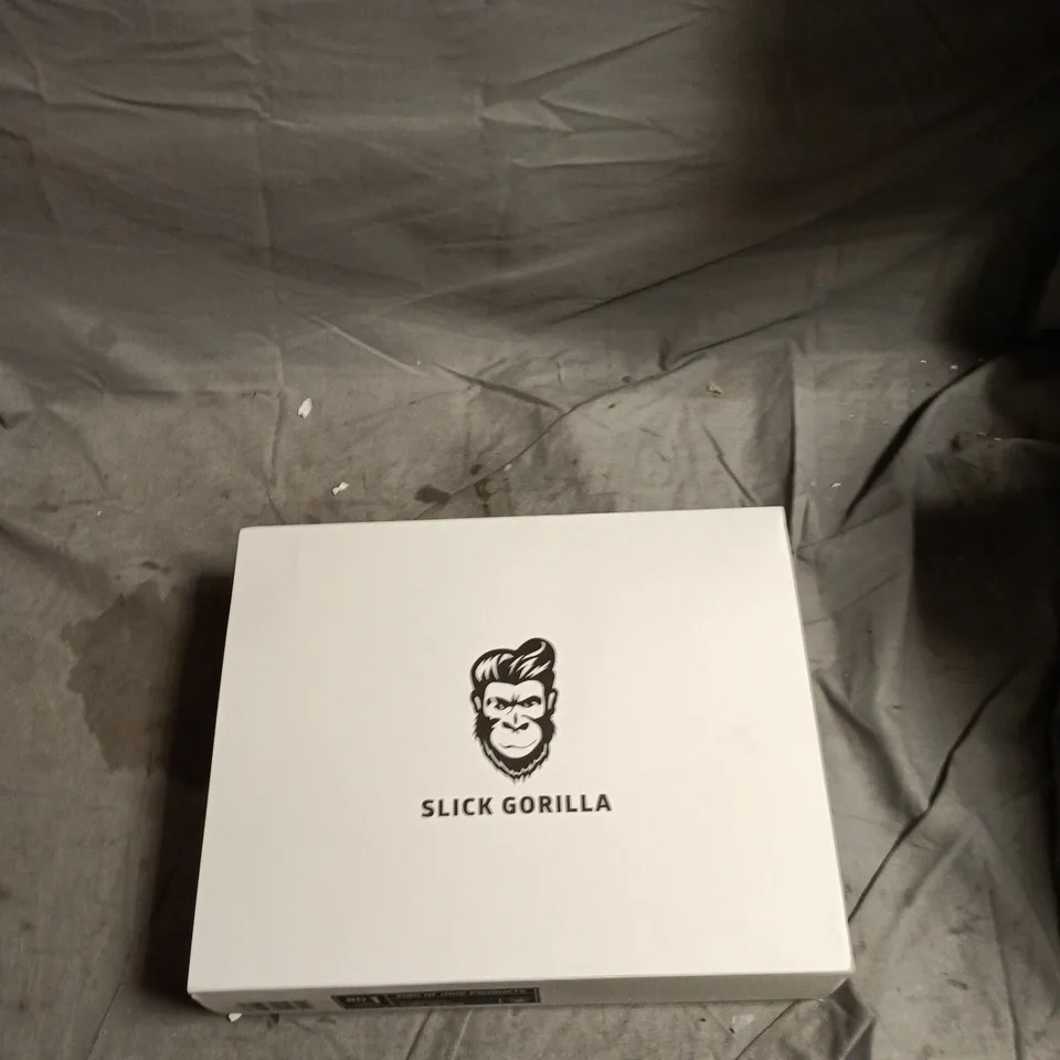 SLICK GORILLA HAIR STYLING KIT - CREAM STYLER, SEA SALT SPRAY, HAIR STYLING POWDER & TEXTURE COMB (BOXED)