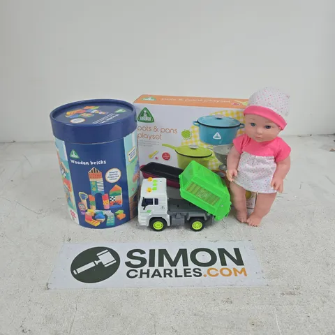 APPROXIMATELY 12 ASSORTED TOYS & GAMES PRODUCTS TO INCLUDE POTS & PANS PLAYSET, WOODEN BRICKS, BABY-DOLL, ETC