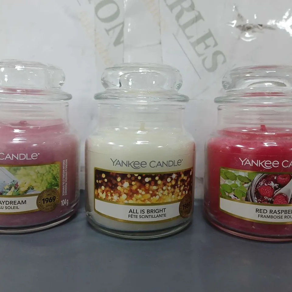 YANKEE CANDLE SET OF 3 SMALL SCENTED CANDLES
