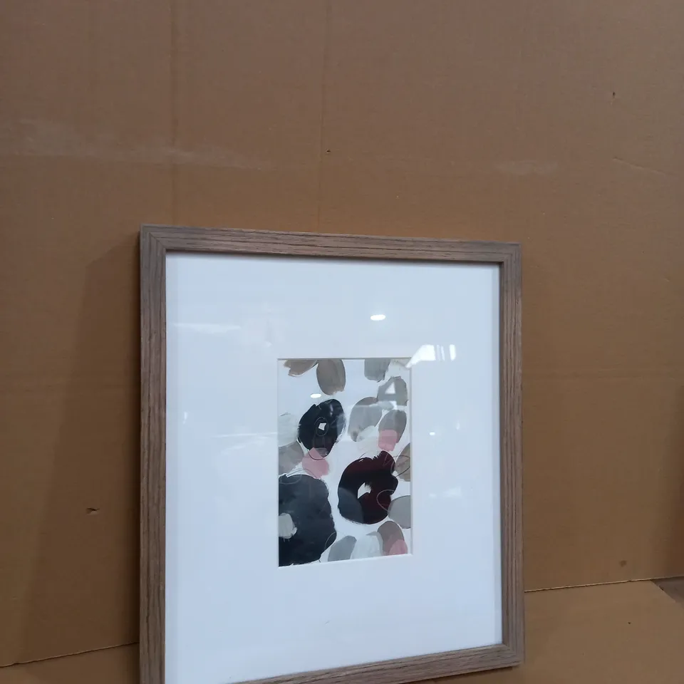 FLOWERED PATTERN PICTURE FRAME 